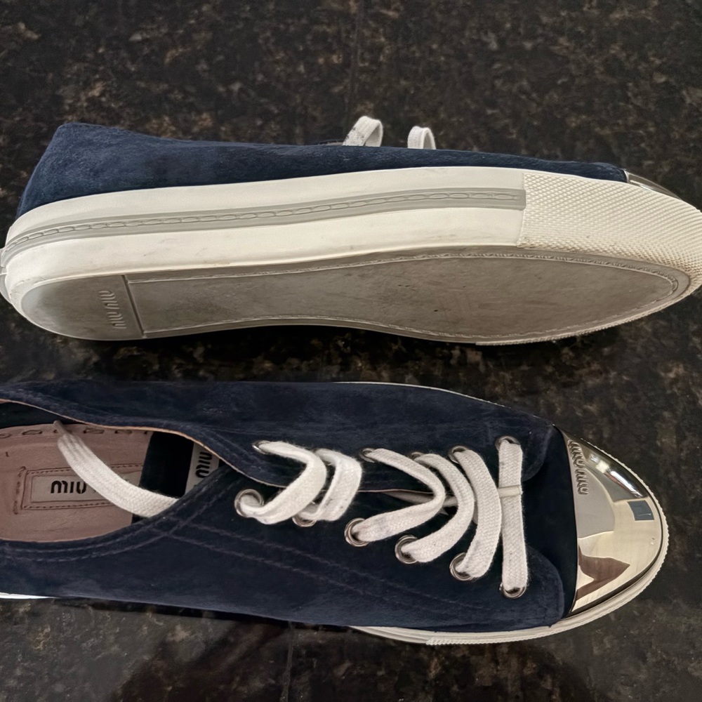 Blue velvet miumiu shoes